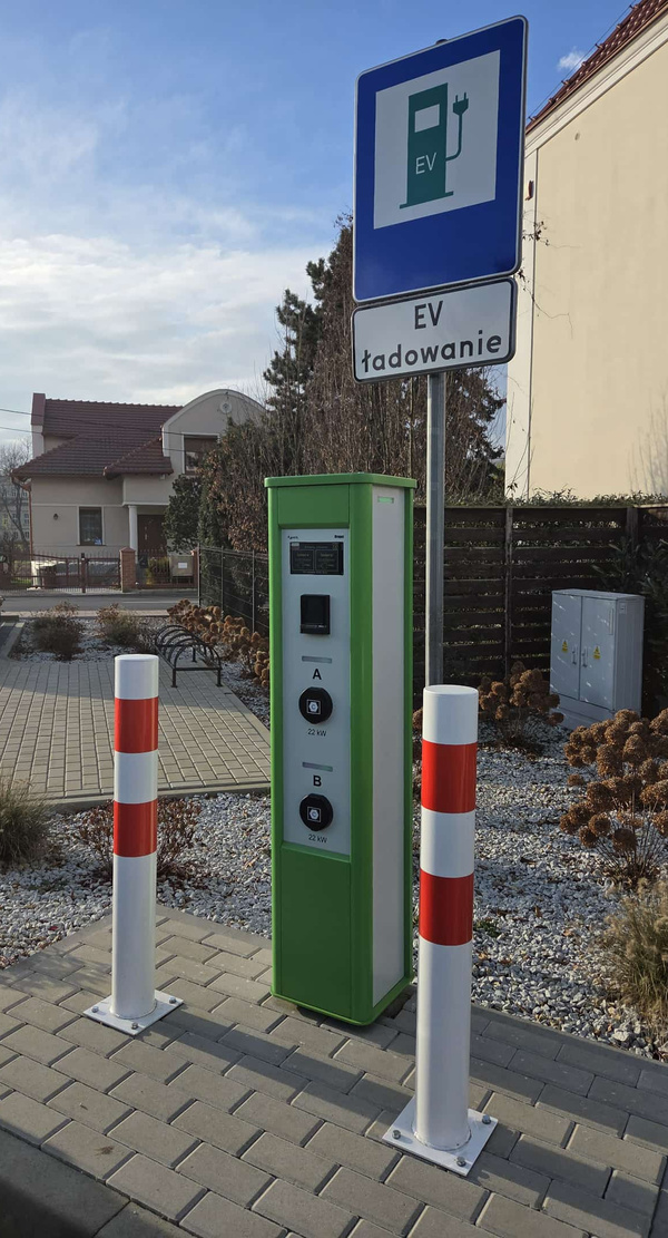 Nowość na naszym parkingu – stacja ładowania pojazdów elektrycznych!